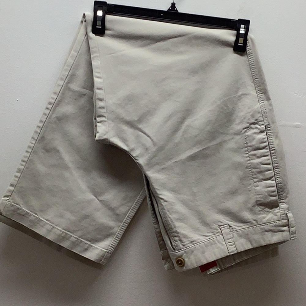 Izod Size 34x29 Men’s Red Flat Front Pants. Preloved
